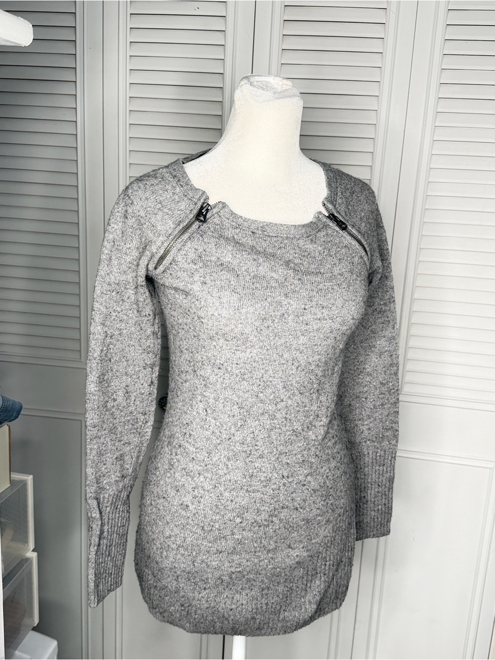 Armani Exchange Sweater Women XS Gray Good Zip Shoulder Ribbed Hem Crewneck